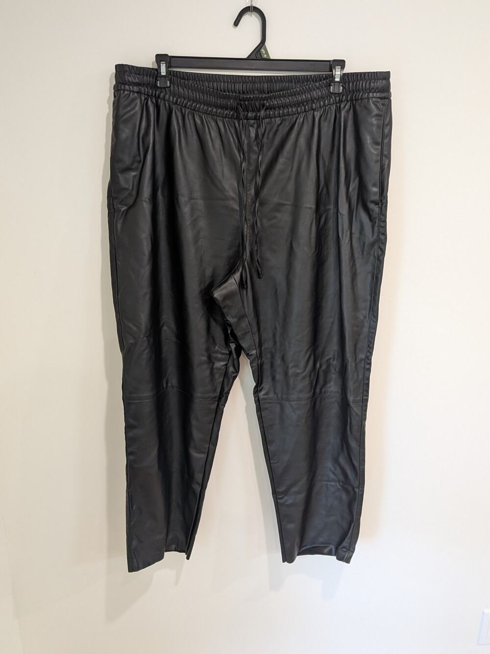 Old Navy High Rise Billie Straight Black Faux Leather XXL Edgy Chic Glam